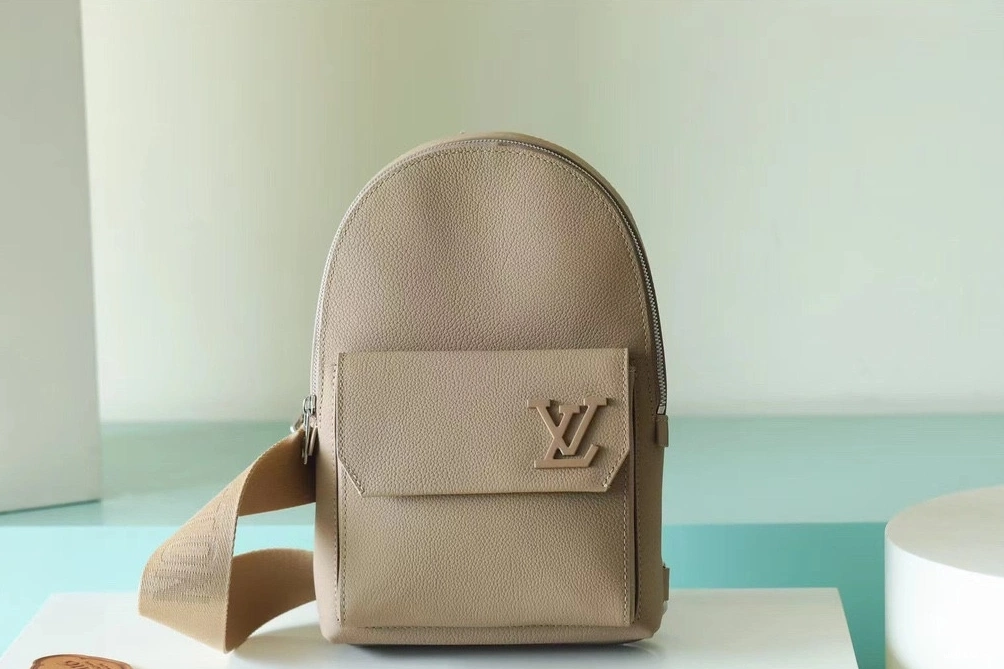 WIS Pilot VUITTON Slingbag LOUIS 0721